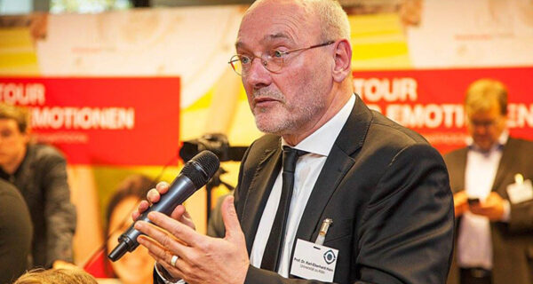 Ein runder Tisch könnte den Blick der von Eigen- und Standortinteressen geprägten Länder- und Senderpolitik weiten
